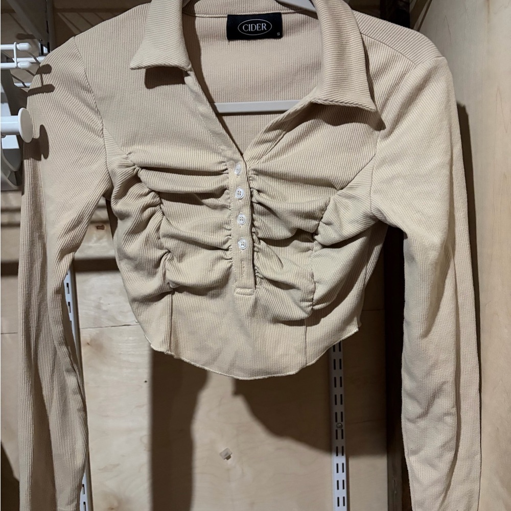 Cider Beige Ruched Collared Long Sleeve Crop Top - Neutral